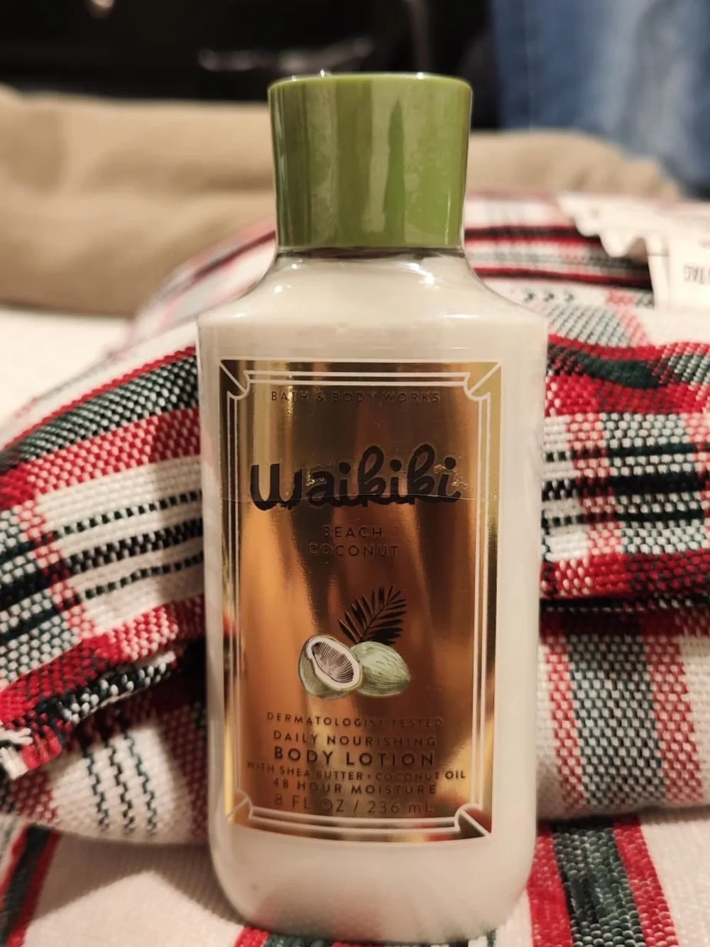 Bath & Body Works Waikiki Beach Coconut Lotion - Green & Gold